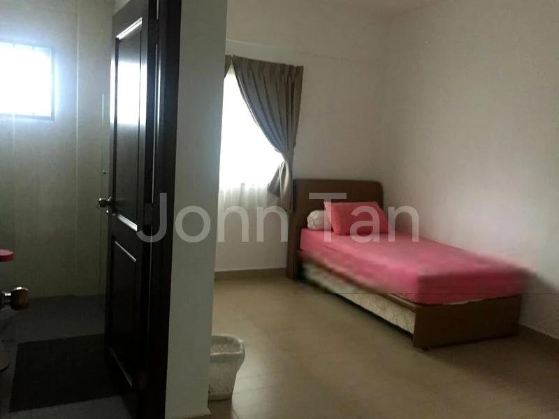1 Bed Semi-Detached House (Landed) for Rent in  Pebble Lane - Image 2